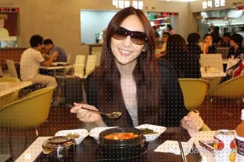 明星旅行糗事一籮筐 總有一個(gè)萌到你！
