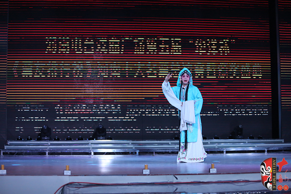 河南十大名票陳迎輝演唱豫劇《春秋配》選段“羞答答出門來將頭低下” 河南十大名票陳迎輝演唱豫劇《春秋配》選段“羞答答出門來將頭低下”