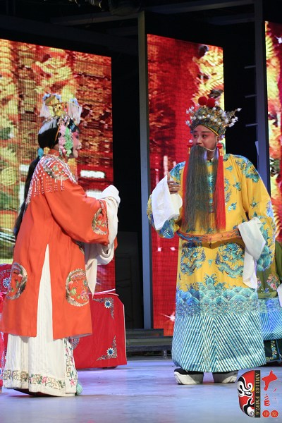 唐王 票友邢海濤(右)飾演