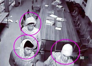 印度警方15日說，當(dāng)局已確認(rèn)涉嫌輪奸七旬修女的部分嫌疑人身份，正懸賞10萬盧比（約1500美元）通緝