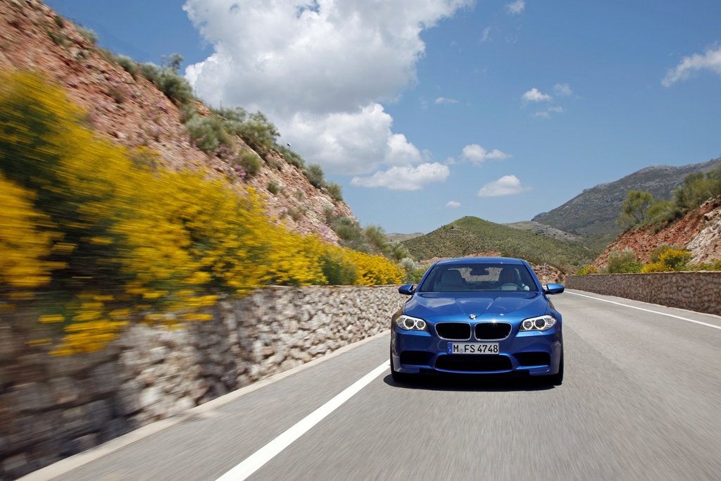 全新BMW M5高性能豪華轎車(chē)