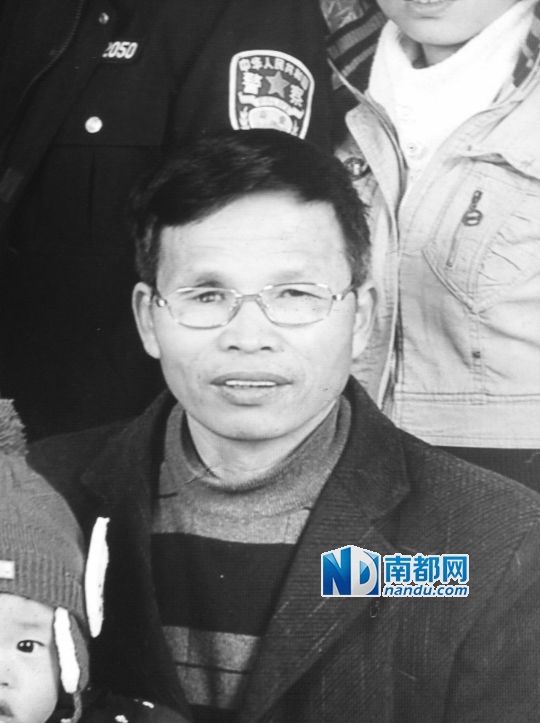  偷拍縣長(zhǎng)收禮的萬(wàn)載縣人汪冬根。