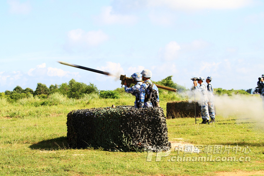 中國海軍陸戰(zhàn)旅著眼使命任務(wù) 演練多型號火炮射擊