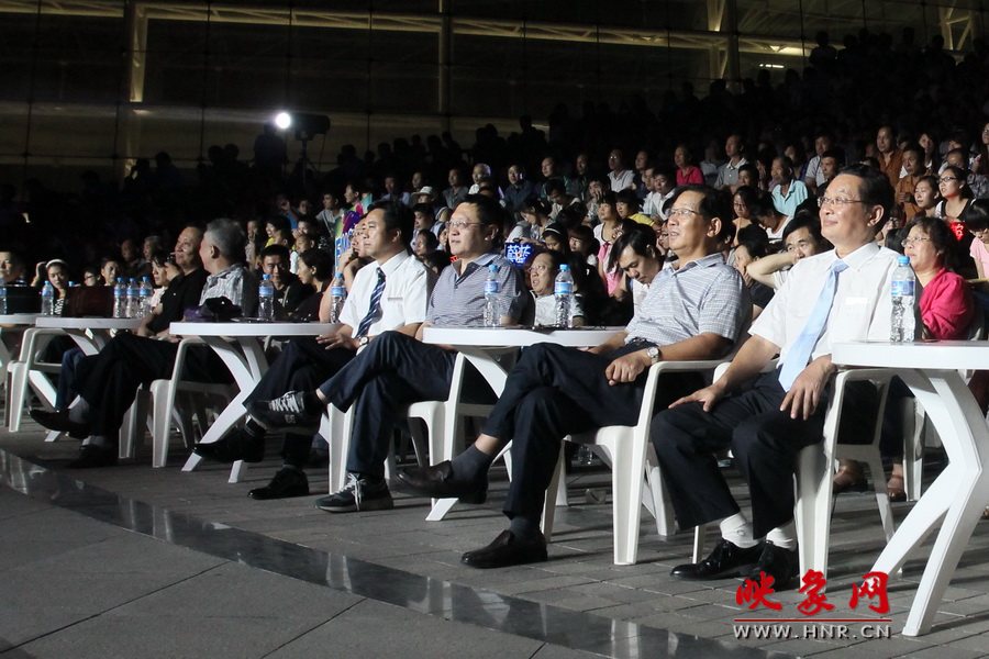 河南人民廣播電臺(tái)聲動(dòng)中原頻率推介會(huì)---舞動(dòng)青春篇