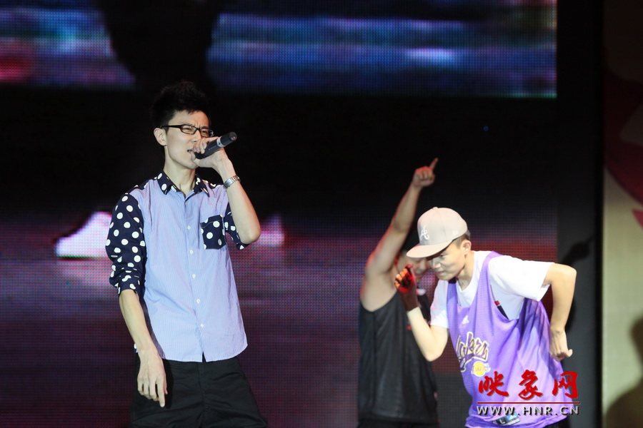 河南人民廣播電臺(tái)聲動(dòng)中原頻率推介會(huì)---舞動(dòng)青春篇
