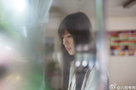 “白襯衣學妹”走紅網絡 氣質清純酷似奶茶妹妹